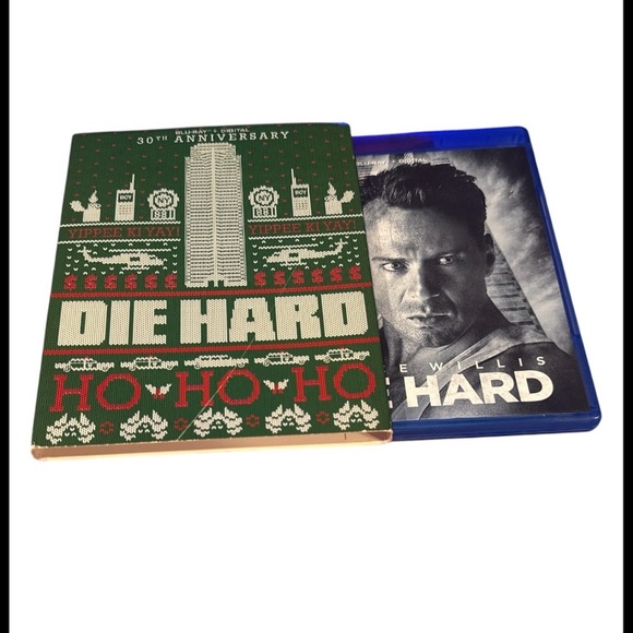 🎄 7 MOVIES/$50 🎄 Die Hard Blu-ray- 30th Anniversary- + Postcards | NWT - Picture 1 of 8